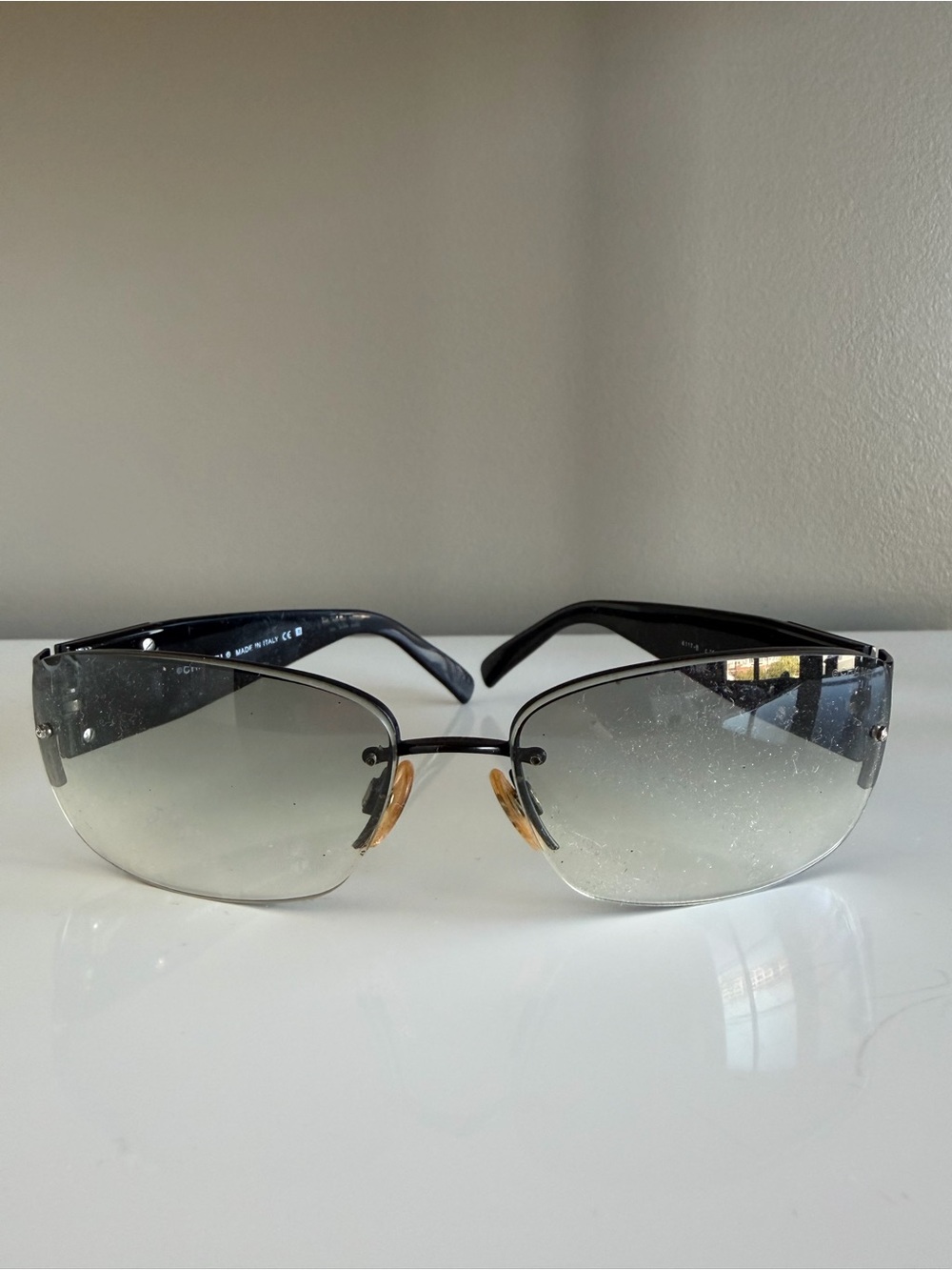 CHANEL 90s Vintage Y2K Women’s Black Gradient Rimless Sunglasses